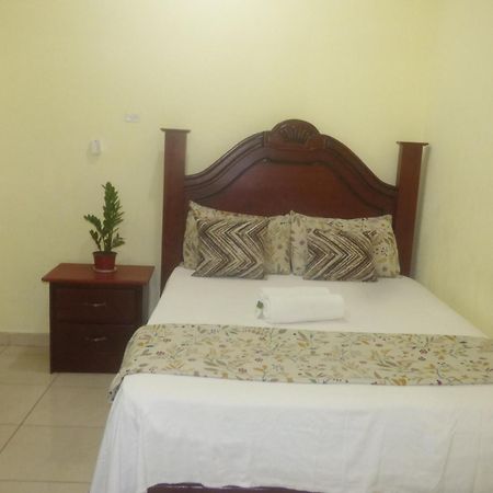 Hotel Enrique I Gazcue, Bed And Breakfast Santo Domingo Exterior photo
